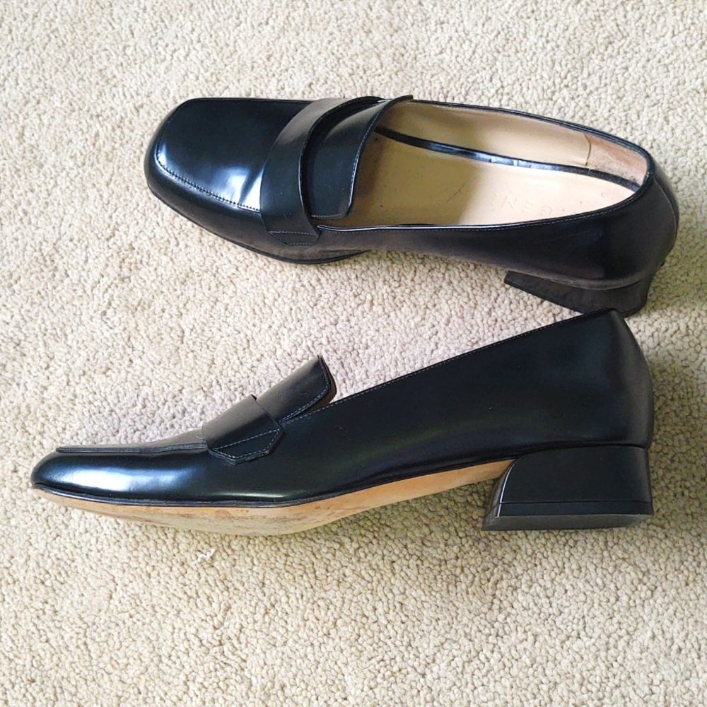 VGUC M. Gemi black leather loafers